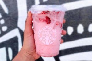 Does the Starbucks Pink Drink Have Caffeine? 