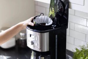 How To Clean Cuisinart Coffee Maker (Step By Step)